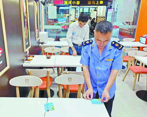 廈門外賣商家積極加入“光盤行動”，推動文明用餐成效顯著